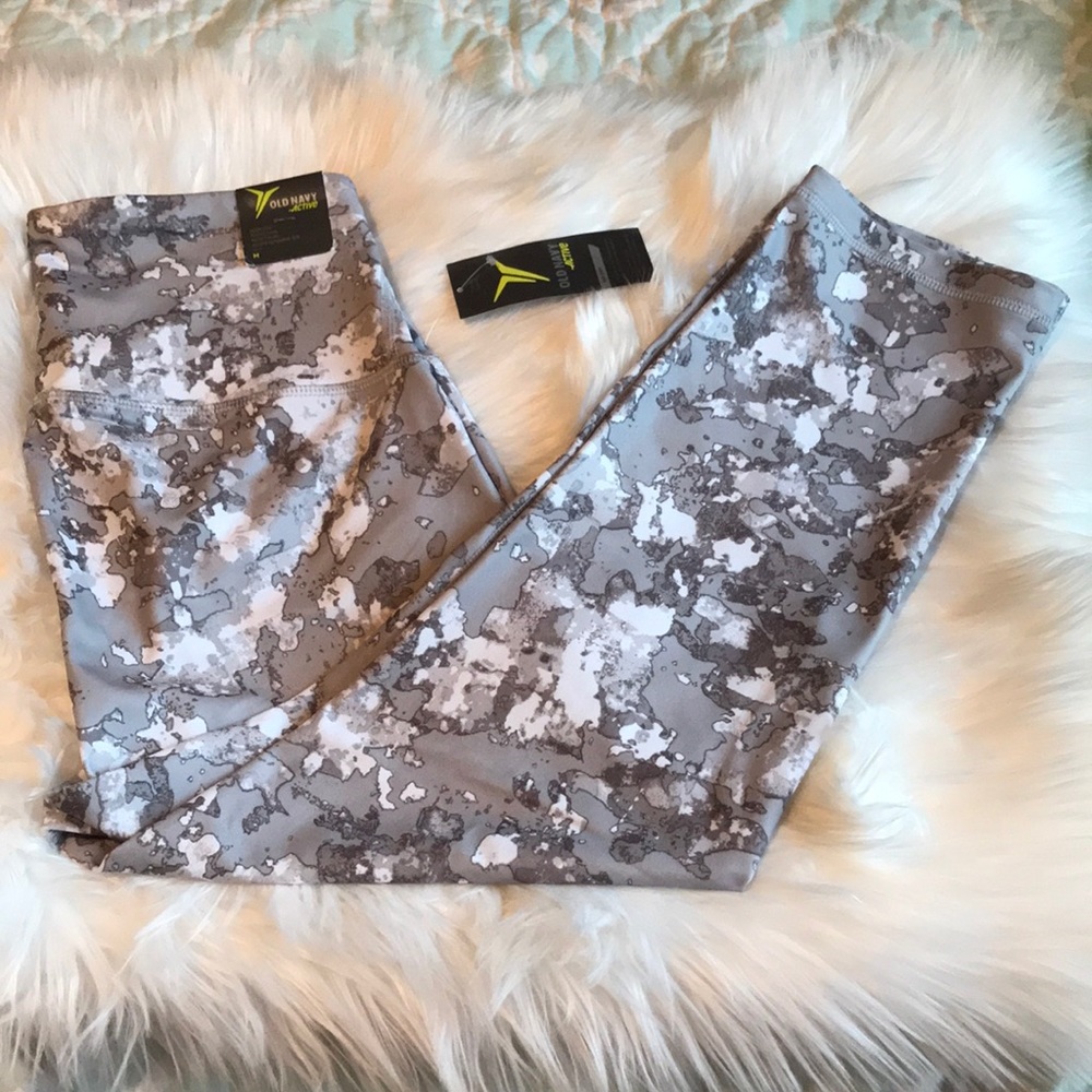 NWT Old Navy active Pants- capris